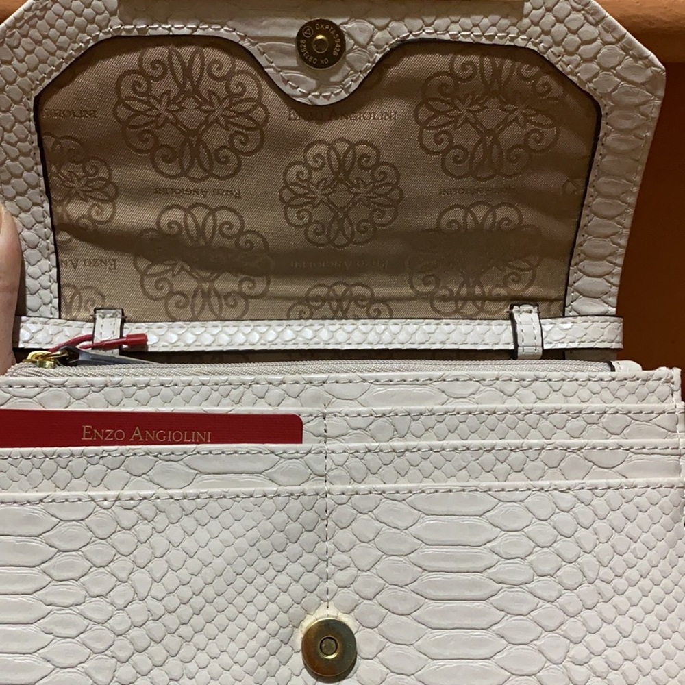Handbag - Picture 3 of 3